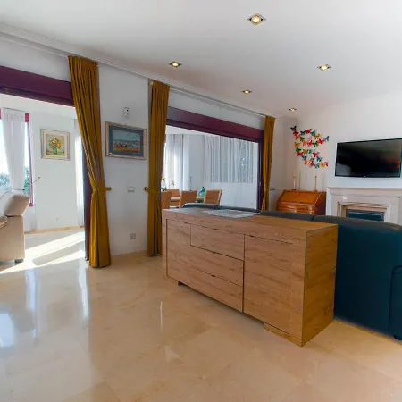 Incredible House With Magnificent Sea Views And Private Garden In Benahavis Σπίτι διακοπών *