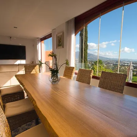 Σπίτι διακοπών Incredible House With Magnificent Sea Views And Private Garden In Benahavis Εστεπόνα