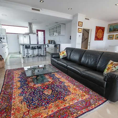 Incredible House With Magnificent Sea Views And Private Garden In Benahavis Σπίτι διακοπών *