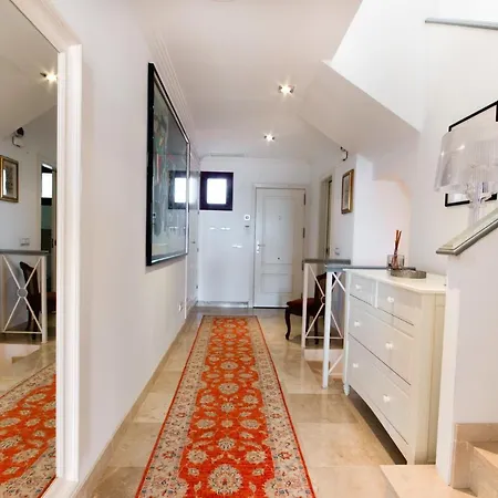 Incredible House With Magnificent Sea Views And Private Garden In Benahavis Εστεπόνα