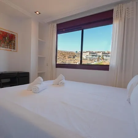 Incredible House With Magnificent Sea Views And Private Garden In Benahavis Εστεπόνα