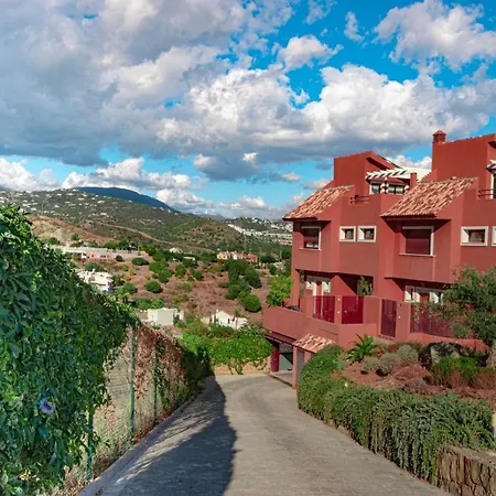 Incredible House With Magnificent Sea Views And Private Garden In Benahavis Σπίτι διακοπών *